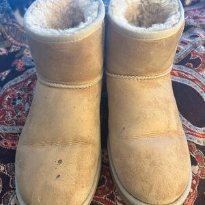 UGG Classic Tan  Boots Shearling Size 8